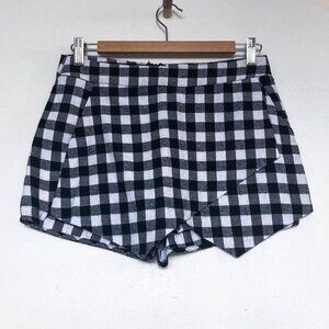 Black and White Plaid mini Skort (skirt / shorts)